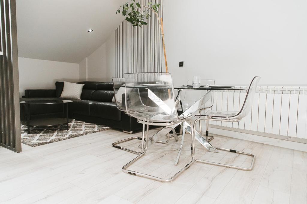 Mk77 Leon - Atiko Apartment Ngoại thất bức ảnh